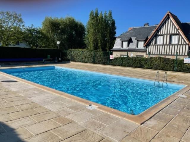 La Vigie Spacieux, Lumineux, Piscine Deauville Exterior photo